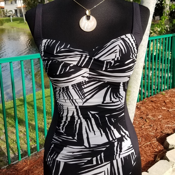 La Blanca 1-Pc 👙 - Picture 3 of 6